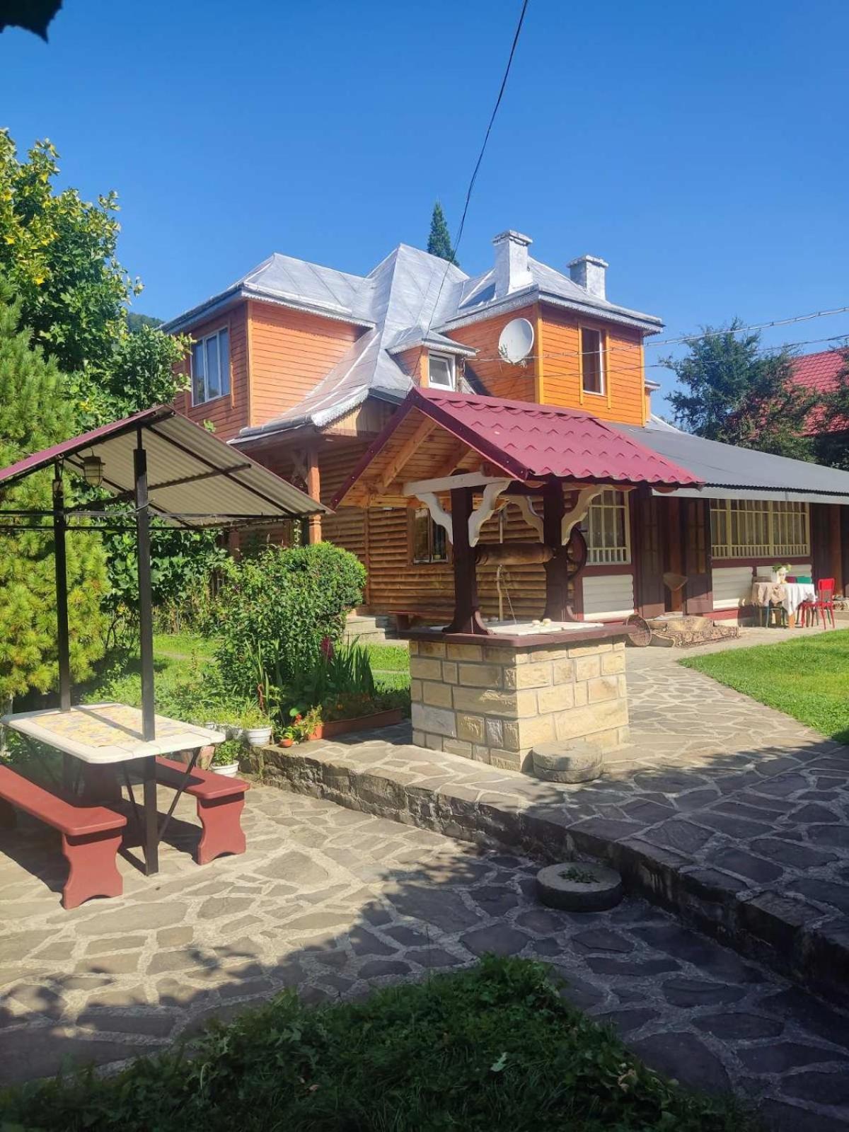 Borgaza Hotel Jaremtsje Buitenkant foto