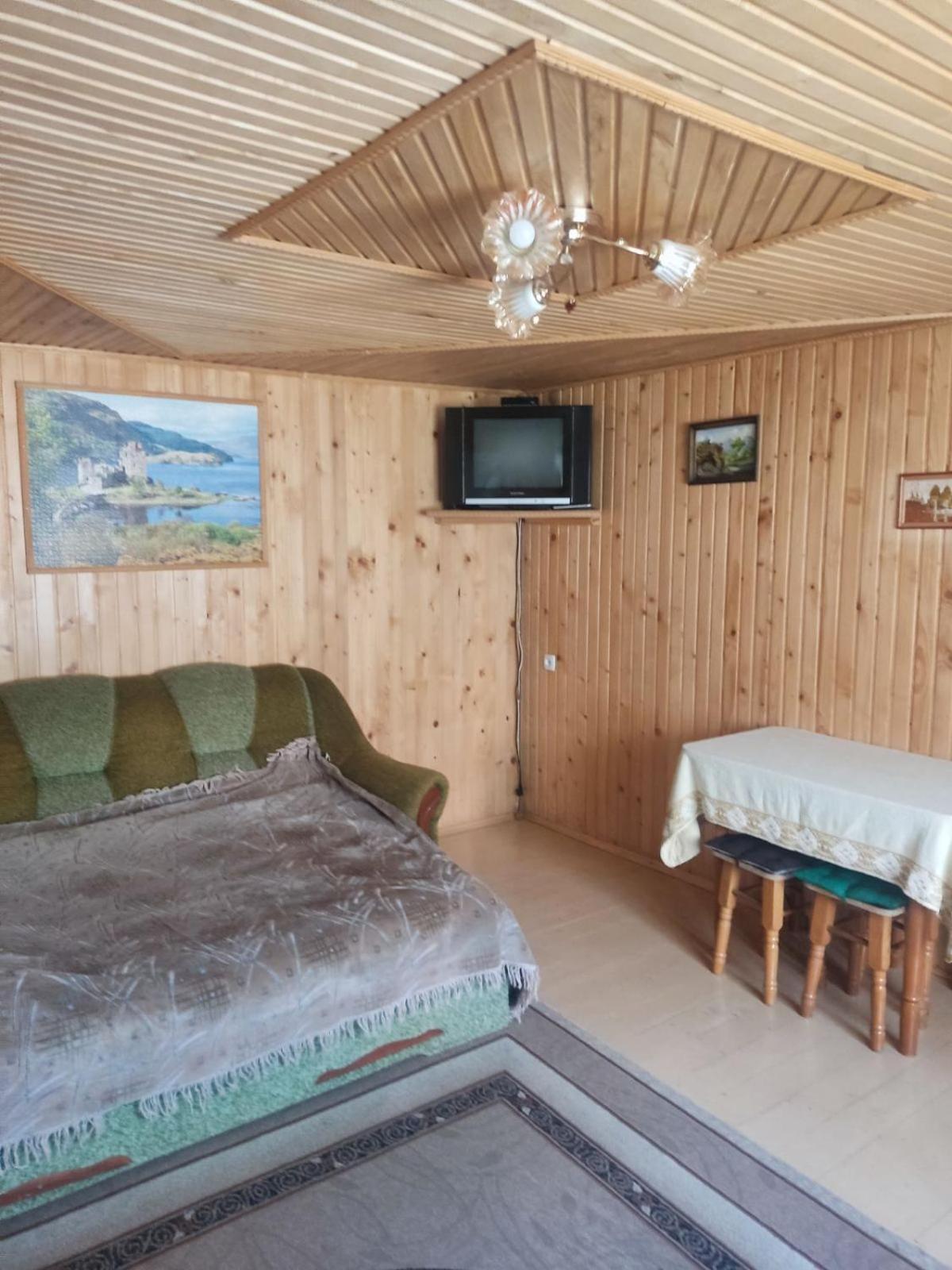 Borgaza Hotel Jaremtsje Buitenkant foto